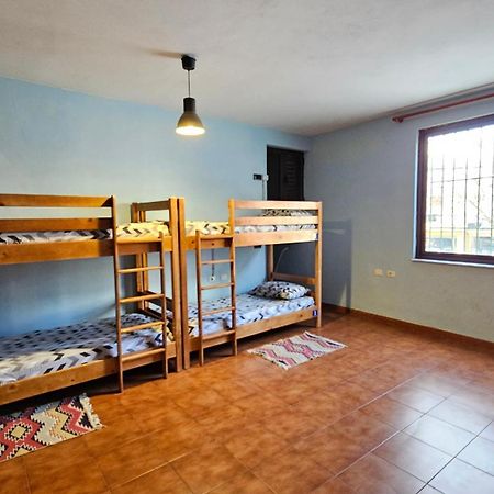 Traveler Hostel Shkodër Екстериор снимка